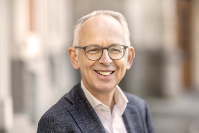 Mark Bovens spreekt over opleidingskloof in Oosterbeek