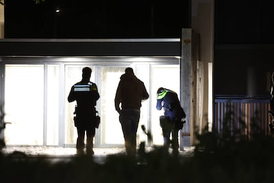 Politie onderzoekt explosie bij beoogd azc in Engelen: roet aan de deur, vloeistof op de grond