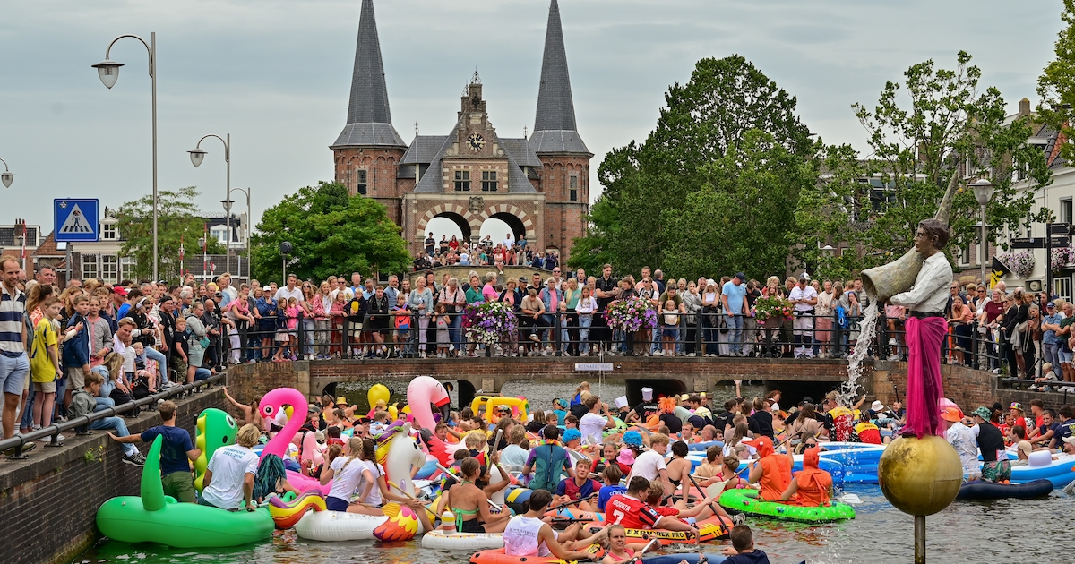 Sneek maakt zich op voor Rubberbootrace met afterparty op Marktstraat