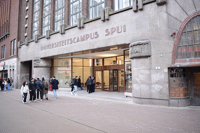 Binnenkijken in de nieuwe uni-campus aan het Spui