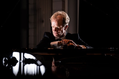Pianist Bert van den Brink brengt tweede Close-up Concert in CODA