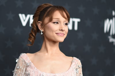 Ariana Grande start rechtszaak tegen anonieme hackers om lekken foto’s en muziek