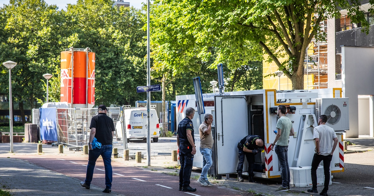 Arrestaties na dood vrouw (80) in Amsterdam, was mogelijk gewelddadige  beroving | Binnenland | AD.nl