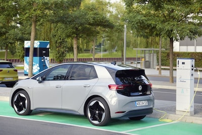 Volkswagen grijpt in bij elektrische auto’s: laden boven 80 procent niet mogelijk