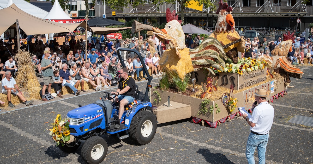 In beeld: traditionele Oogstcorso van de Stöppelhaene in Raalte