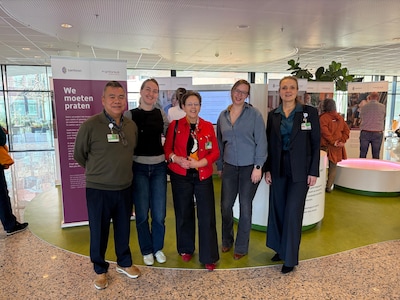 Fototentoonstelling 'We moeten praten' in Ede geopend