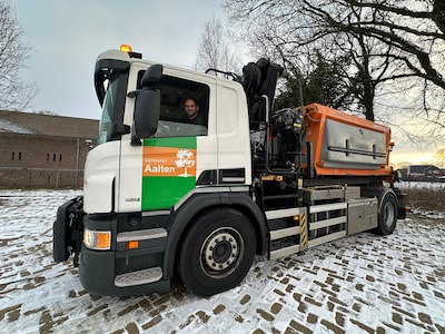 Jelmer (35) in strooiwagen: ‘Het is rustig op de straten, helft van het strooizout is hier op’