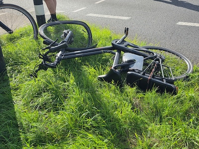 Jongen op elektrische fiets gewond na aanrijding met auto in Bennekom