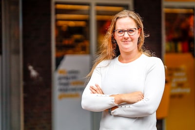 Jamilla (30) komt in actie als enige ‘buurtsuper’ voor drie weken sluit: ‘Laten we elkaar een beetje