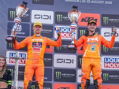Kay de Wolf maakt de dag van WK-leider Jeffrey Herlings ‘zwaar’: ‘Het ging af en toe hard tegen hard