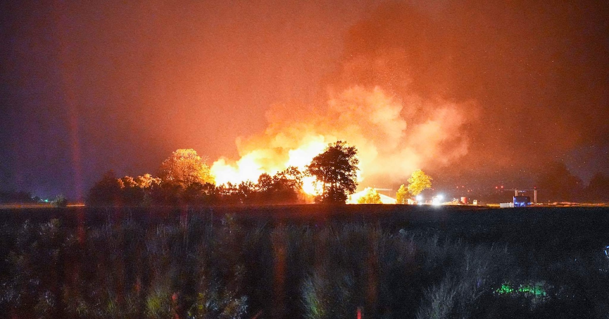 Blikseminslag veroorzaakt grote brand in schuur, paarden op tijd gered