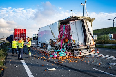 Ongeval op de Maasvlakte zorgt voor sluiting linkerrijstrook N15 na botsing tussen vrachtwagens