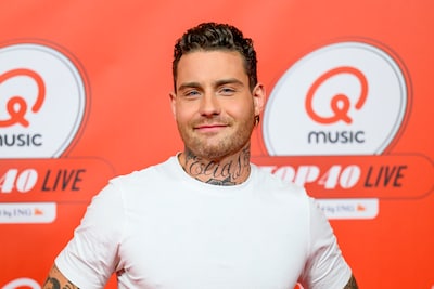 Douwe Bob verricht goede daad en puppymoeder Mario