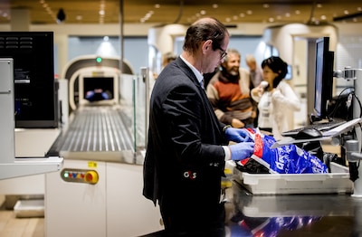 Long lines at Schiphol security, airport deploys extra staff