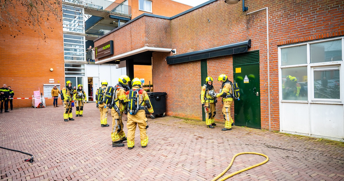 Brandlucht in winkelgebied Bodegraven, brandweer onderzoekt hoogspanningskast