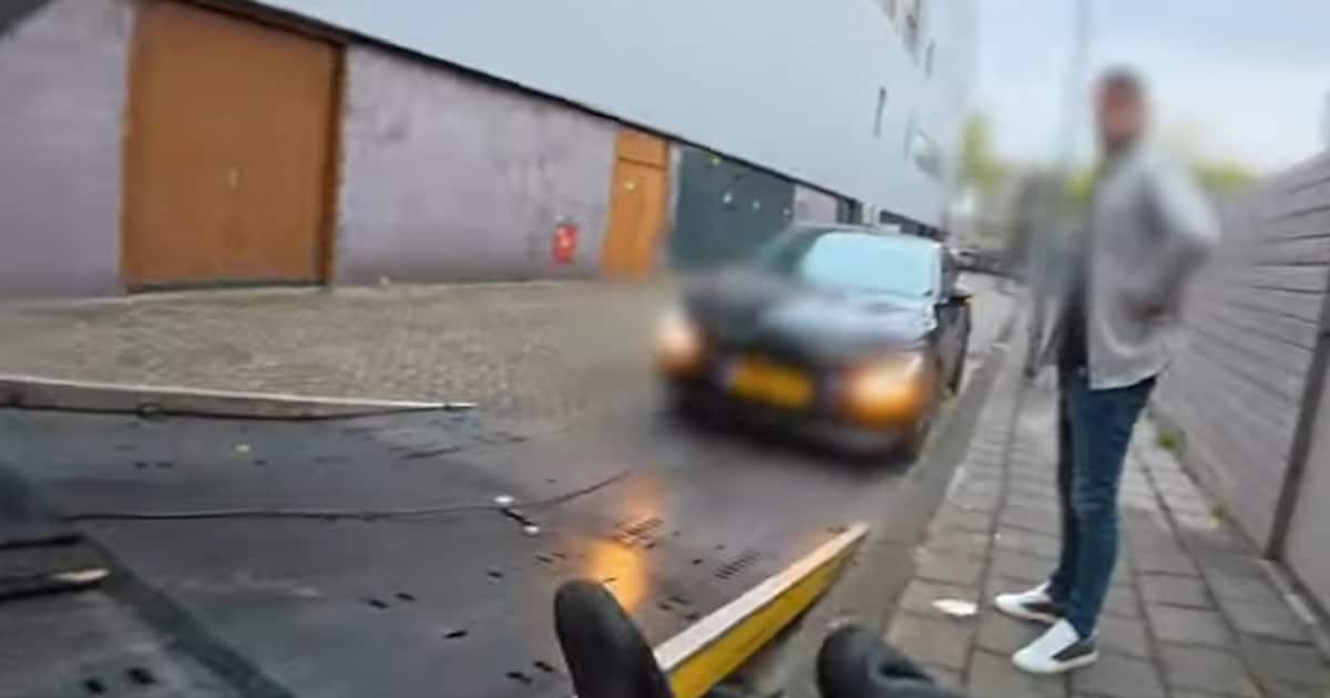 Zijn auto zit vast aan de takelwagen, maar eigenaar heeft ander plan: ‘Mag ik m’n dochter wegbrengen
