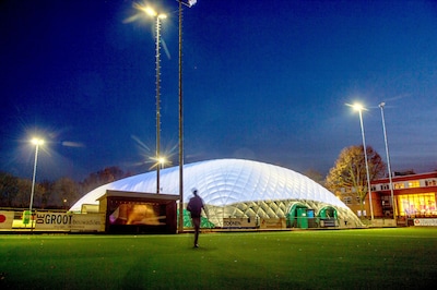 Hockeyclub Soest bouwt blaashal op in strijd tegen tekort aan winterplek