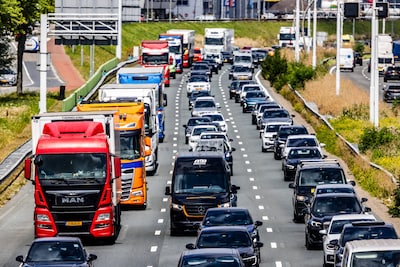 Terug naar werk en school: waarom het op het spoor véél drukker wordt dan op de snelweg
