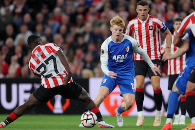 Lof voor AZ in Engelse media: ‘Kees Smit en Ro-Zangelo Daal zien we ongetwijfeld ooit in de Premier League’