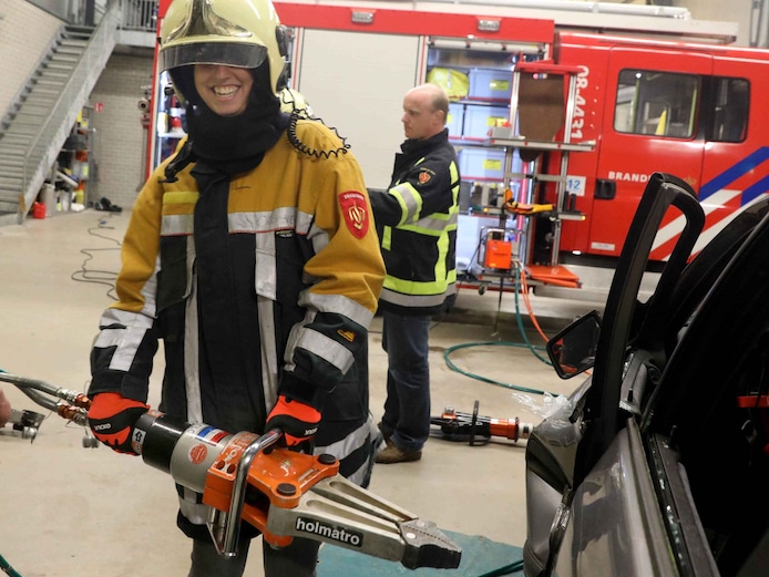Maassluise brandweerkazerne beroofd: enkel een hydraulische spreider ...