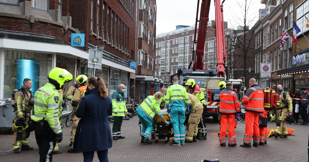 Verwarde man die drie mensen in supermarkt neerstak met kapmes had net ...