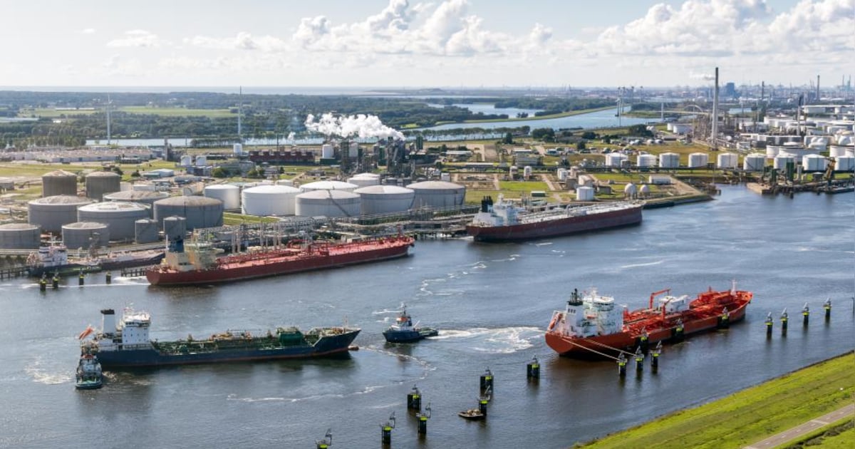 Ammoniakplannen in de Europoort mogen verder | Regio | AD.nl