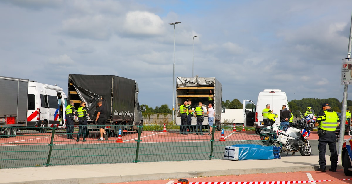 Wisseltruc van automobilist mislukt bij grote verkeerscontrole op A1 bij Apeldoorn