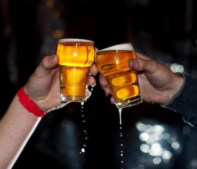 Grote controle in Hengelose horeca: illegale tabak, verlopen vergunningen en bijstandsfraude