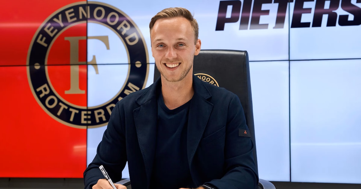 Feyenoord schuift Marc Pieters (30) door bij vrouwenploeg | Regio | AD.nl