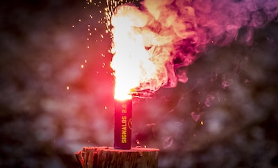 Man op A15 gepakt met 157 kilo zwaar, illegaal vuurwerk: ‘Wist niet dat het verboden was’