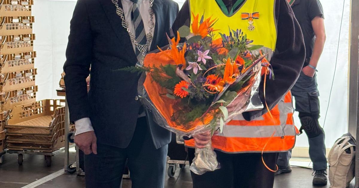 Vrijwilliger Bethelkerk in Drachten ontvangt lintje tijdens Hemelvaart