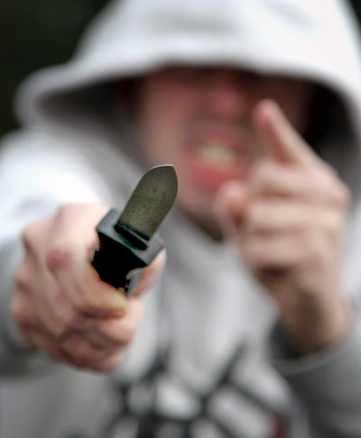 Bij vechtpartij worden messen getrokken, politie houdt verdachten staande