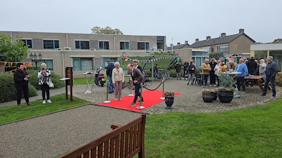 Wethouder opent opgeknapte jeu de boulesbaan in Ochten