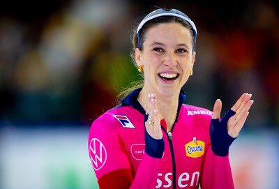 Suzanne Schulting Leads After Day One of Dutch Sprint Championships with Two Personal Records