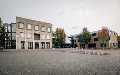 Gemeentehuis Best kleurt week oranje voor Orange the World