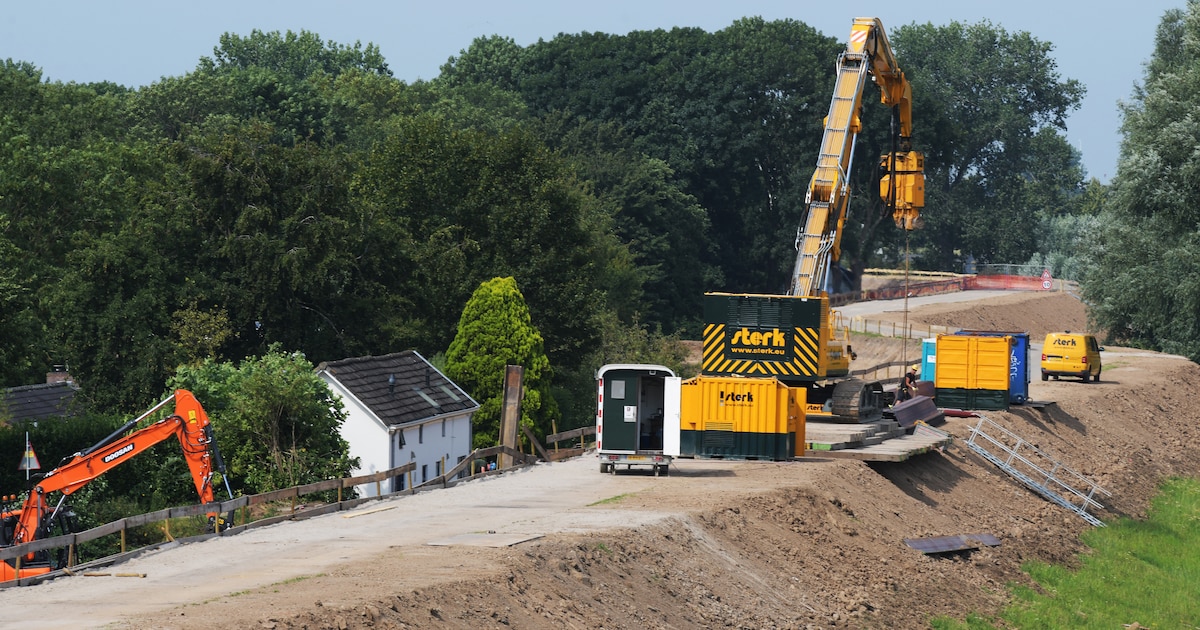 ‘Koekenbakker!’: bouwbedrijf boos op Rijkswaterstaat na ‘te laat aangekondigde’ afsluiting Lekdijk e