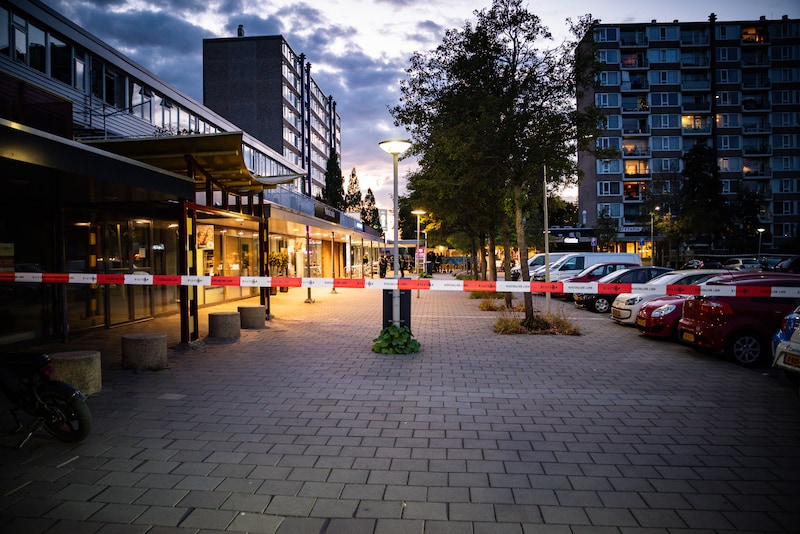 Politieafzettingen op de Gildenweg in Gorinchem, vlak na de schietpartij eind september 2025.