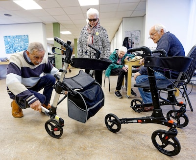 Volop mankementen gespot bij APK voor rollators: te hoog, gammel, en remmen kapot