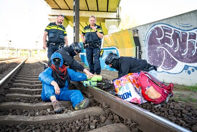 Het ‘bonnetje’ van vijf spoorblokkades? Ruim 3 miljoen euro: ‘We kunnen niet overal hekken neerzetten’